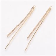 4 lange vedhæng med rhinsten. Meget holdbar belægning